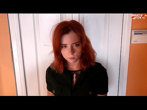 ❤️ Apsargs sodīja skaistu sievieti par zādzību veikalā - sperma mutē ❤️❌ Porno fb pie mums